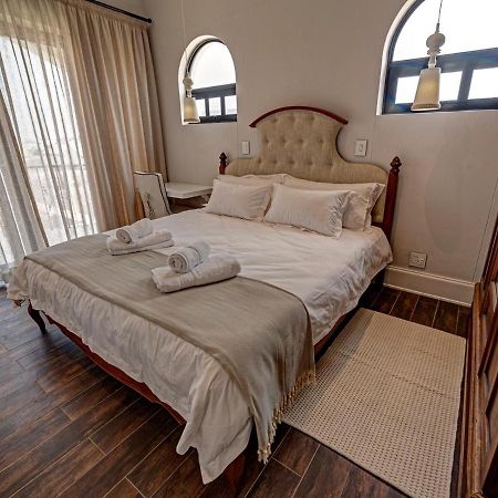 Lagoon Suites Guesthouse Cc Уолфиш-Бей Экстерьер фото