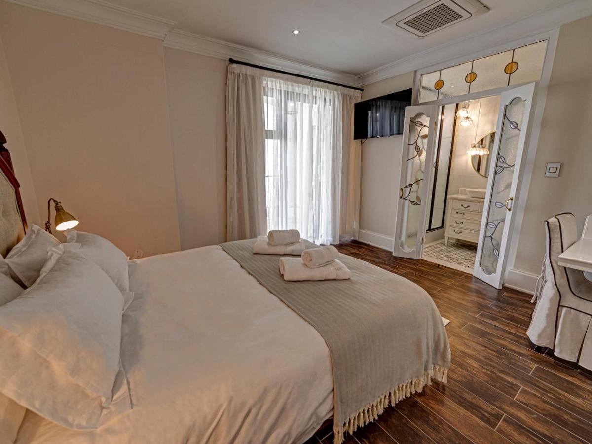 Lagoon Suites Guesthouse Cc Уолфиш-Бей Экстерьер фото