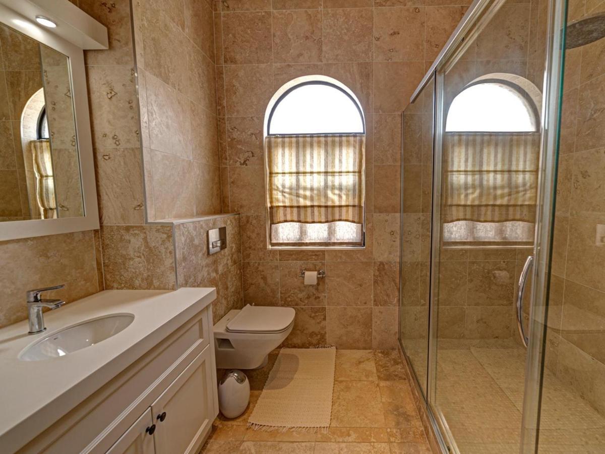 Lagoon Suites Guesthouse Cc Уолфиш-Бей Экстерьер фото