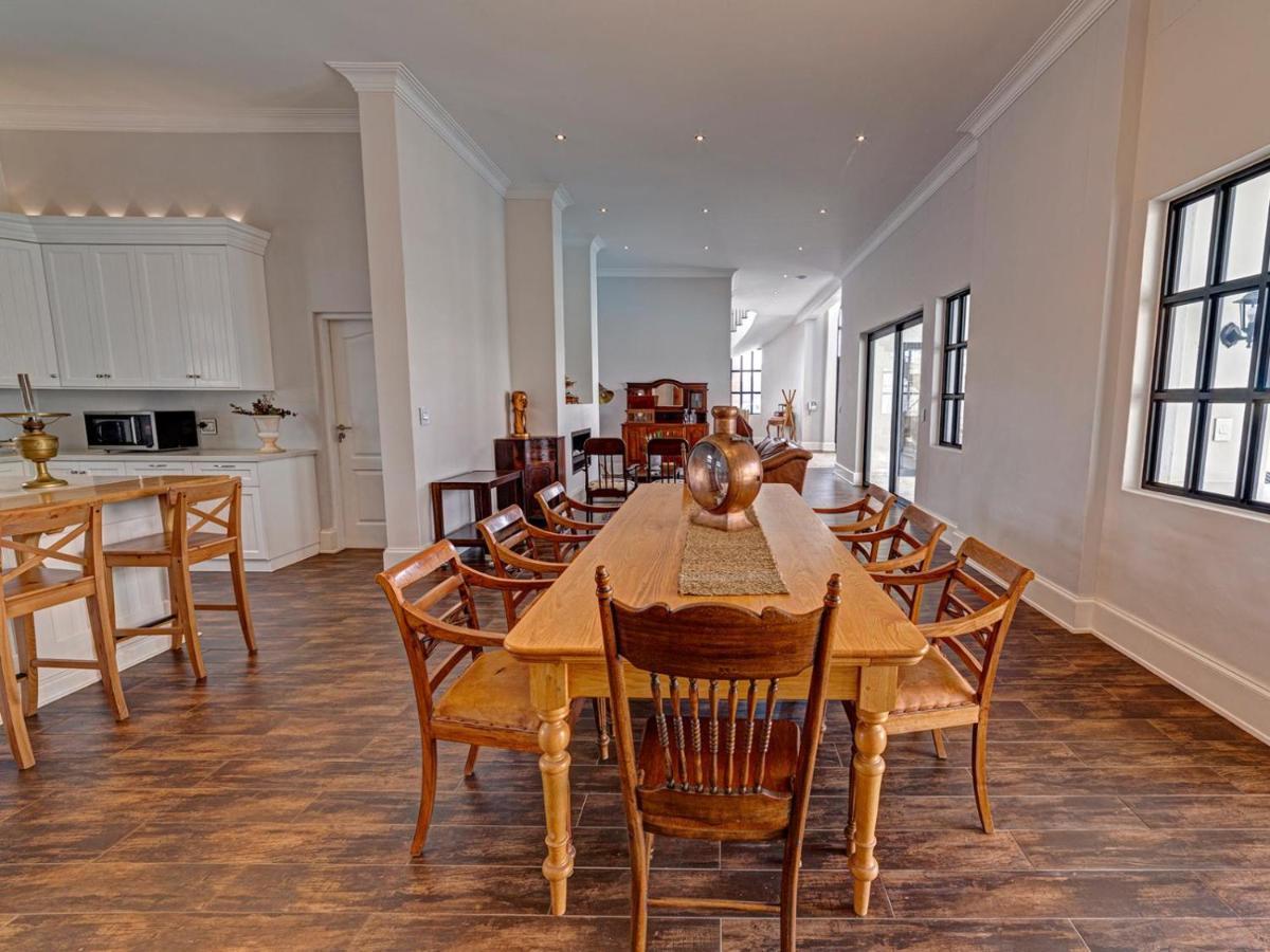 Lagoon Suites Guesthouse Cc Уолфиш-Бей Экстерьер фото